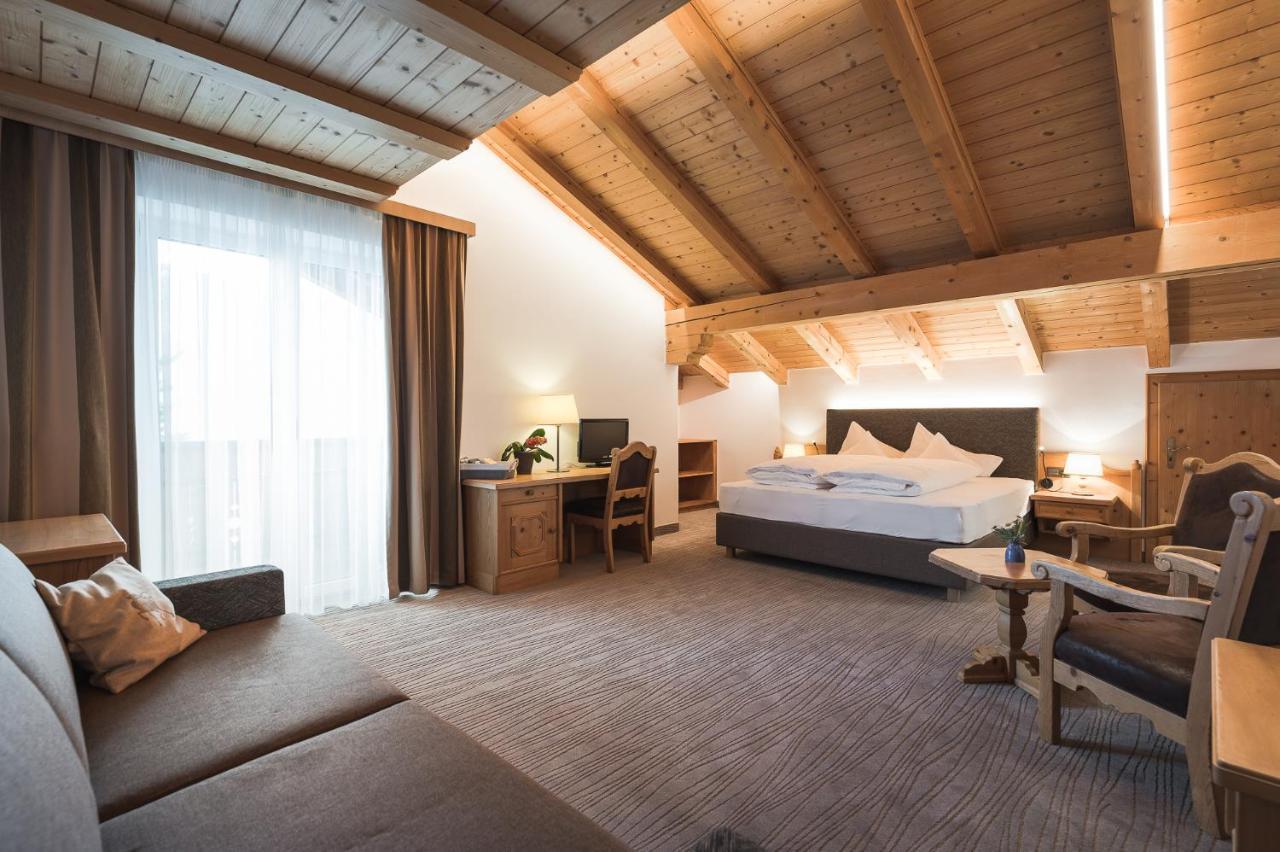 Hotel Alpenhof Tirolo Exterior foto