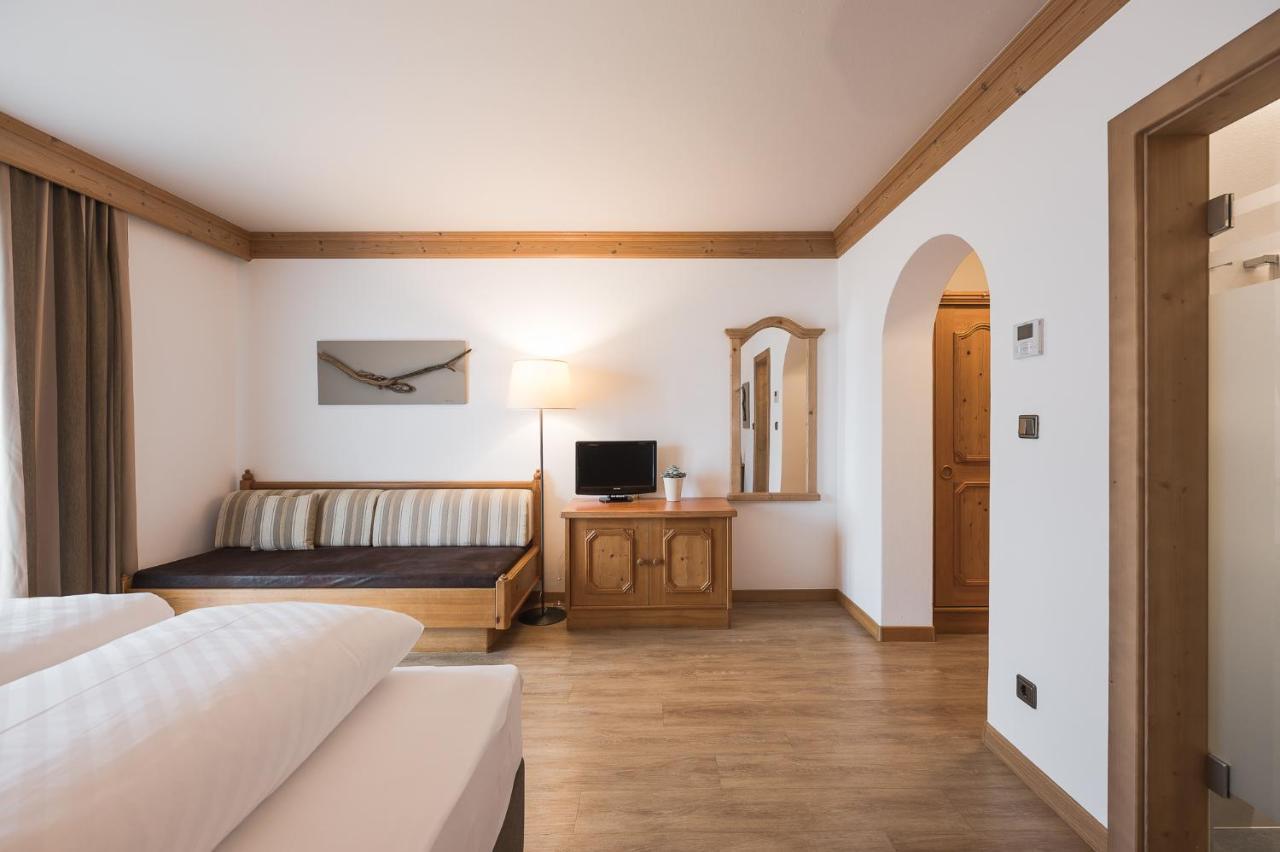 Hotel Alpenhof Tirolo Exterior foto