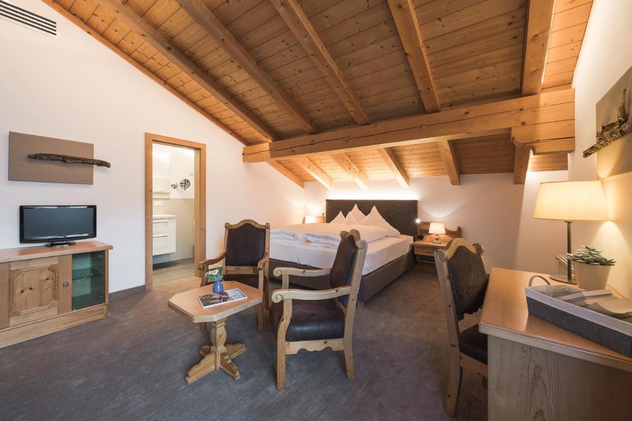 Hotel Alpenhof Tirolo Exterior foto