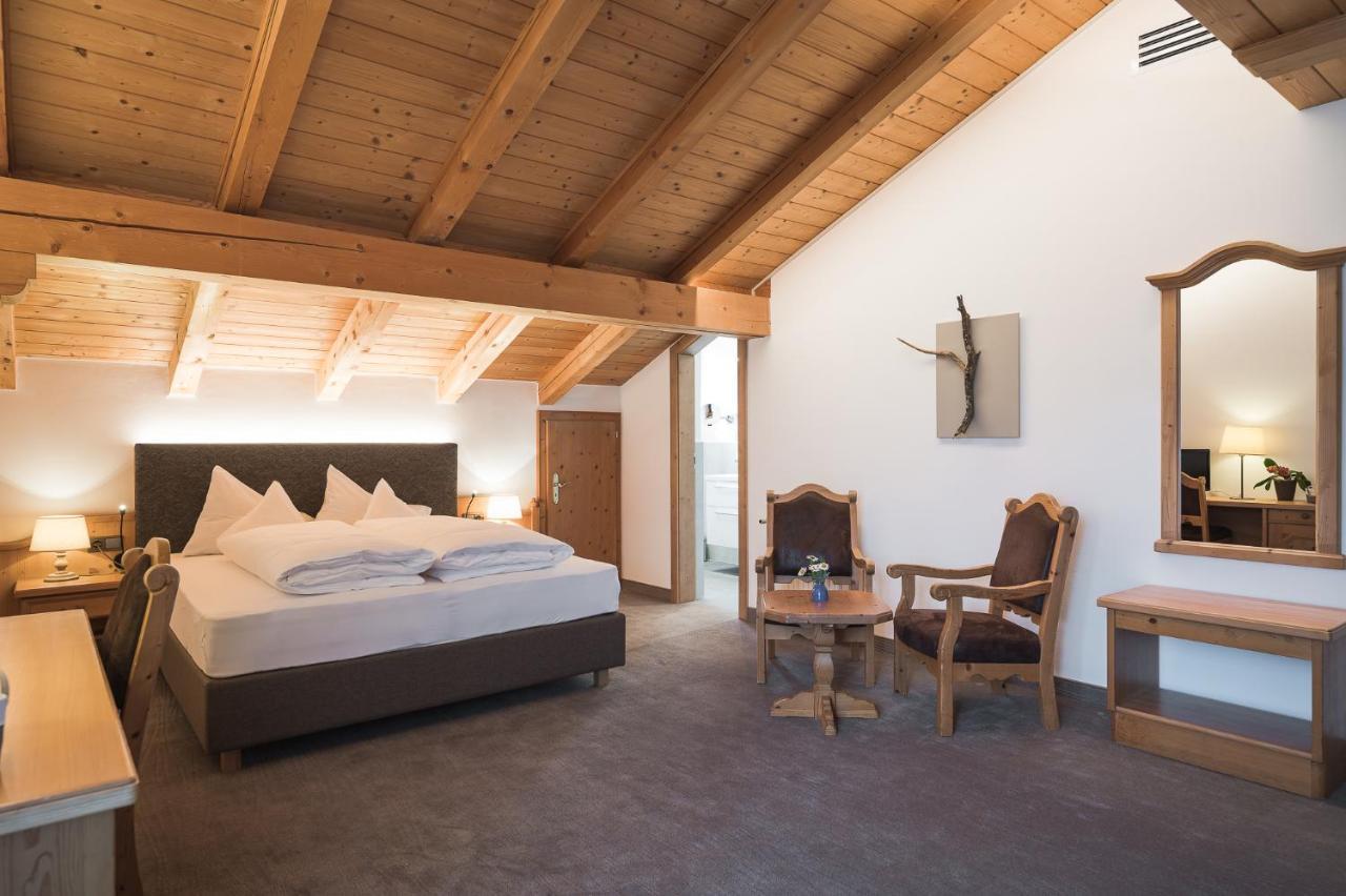 Hotel Alpenhof Tirolo Exterior foto