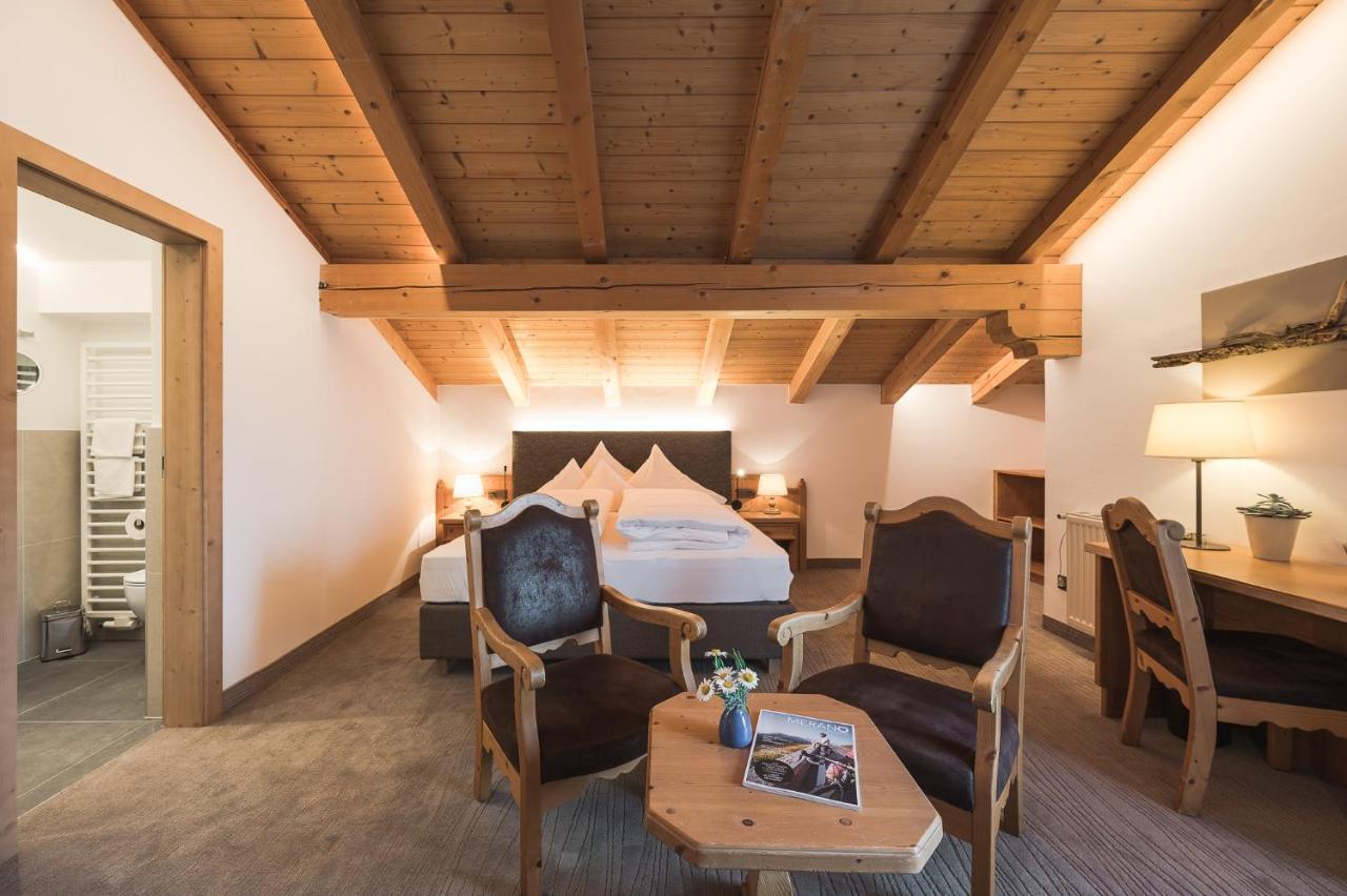 Hotel Alpenhof Tirolo Exterior foto